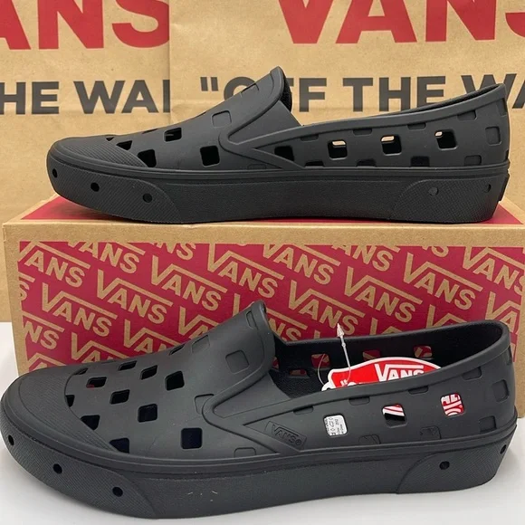 Vans Women’s Slip-On Trk Black
VN0A5HF8BLK
Sneakerss Crocs - Picture 9 of 16